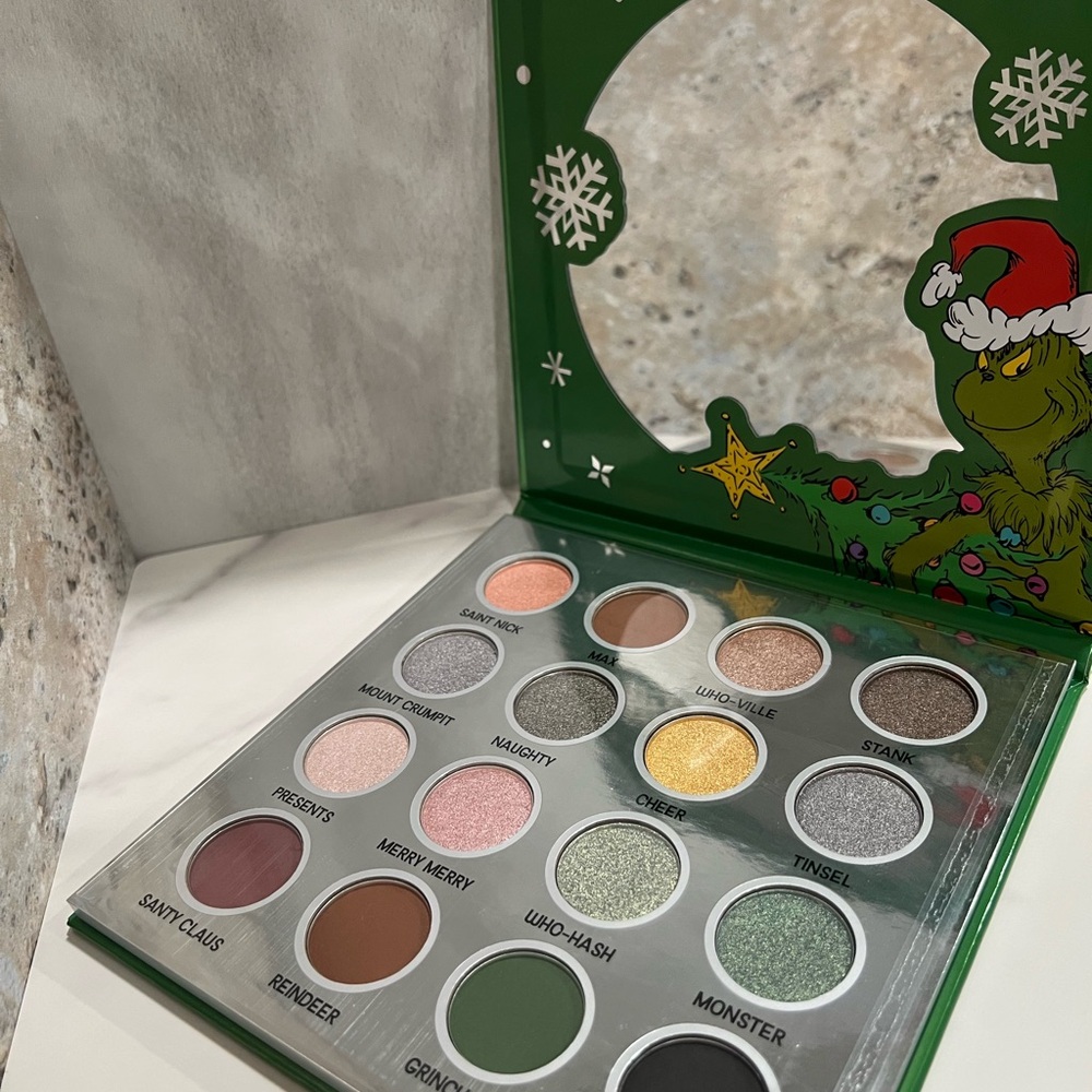 The Grinch Eyeshadow Palette NEW - Picture 2 of 5